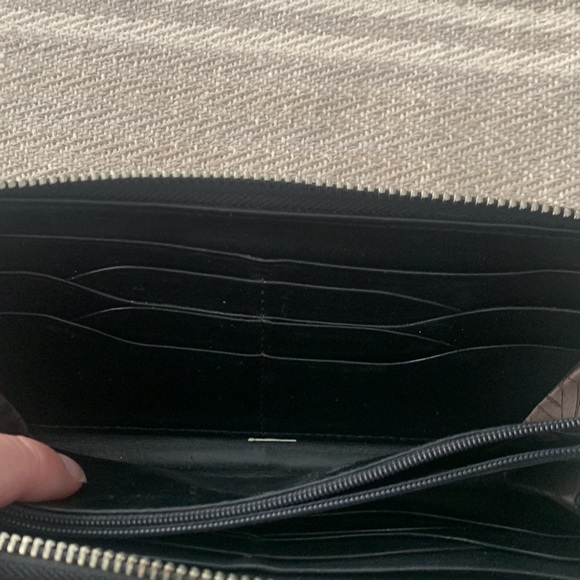 Cole Haan Black Leather Zippered Wallet Clutch - Picture 8 of 9